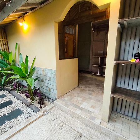 Villa Ibu Гили Траванган Экстерьер фото