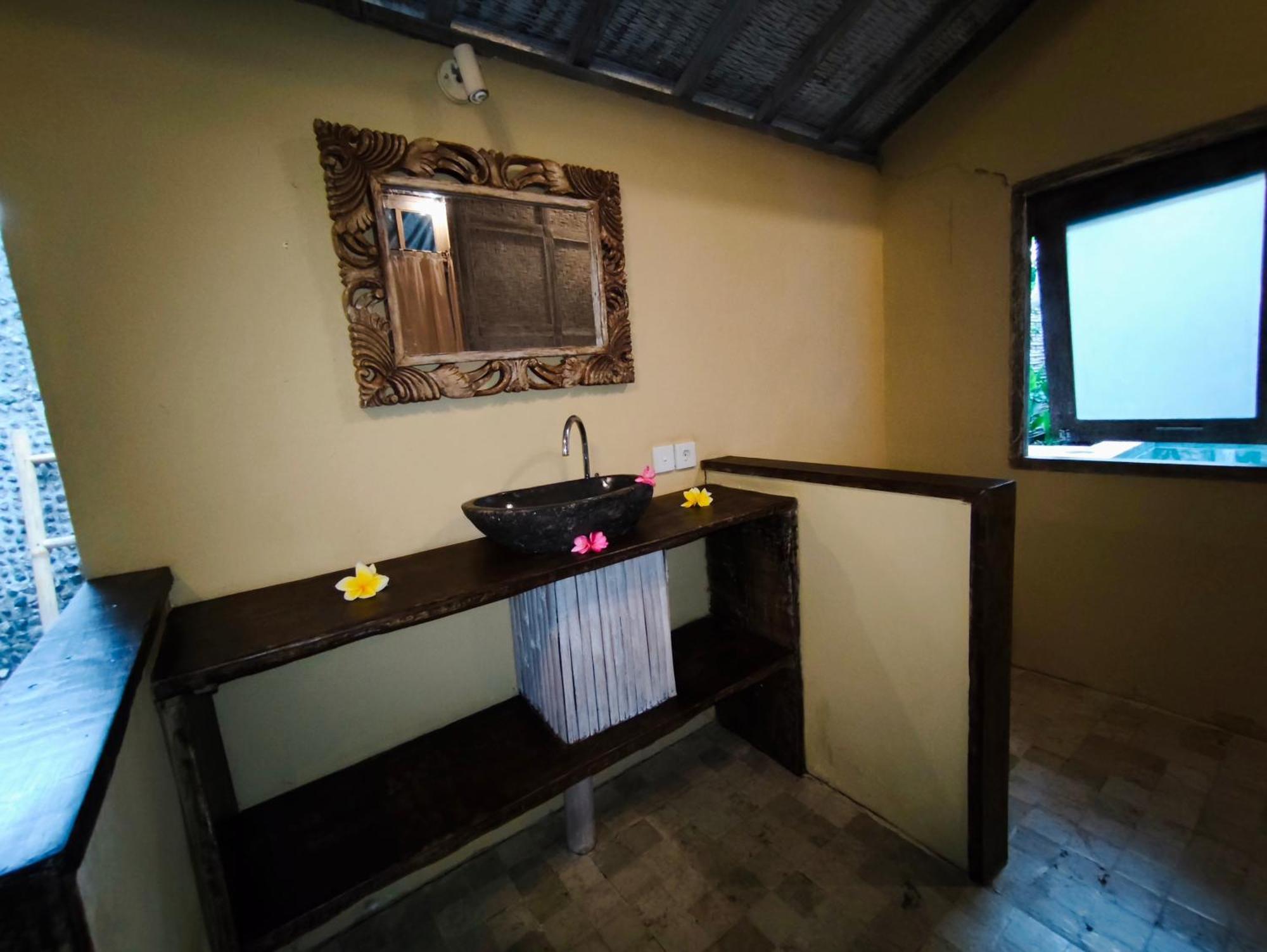 Villa Ibu Гили Траванган Экстерьер фото