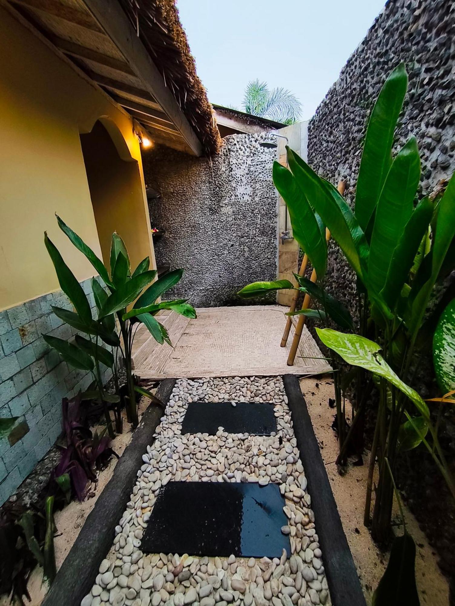 Villa Ibu Гили Траванган Экстерьер фото